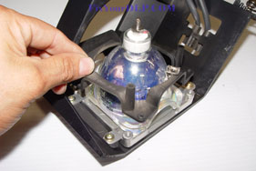 Samsung BP96-00677A / BP96-01415A Replacement Projection LCD Lamp (original Philips Lamp)