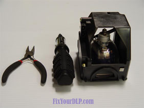Samsung BP96-01472A Replacement Projection LCD Lamp (original Philips Lamp)