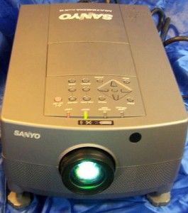 Sanyo 5600N Projector